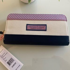 NWT Vineyard vines wallet